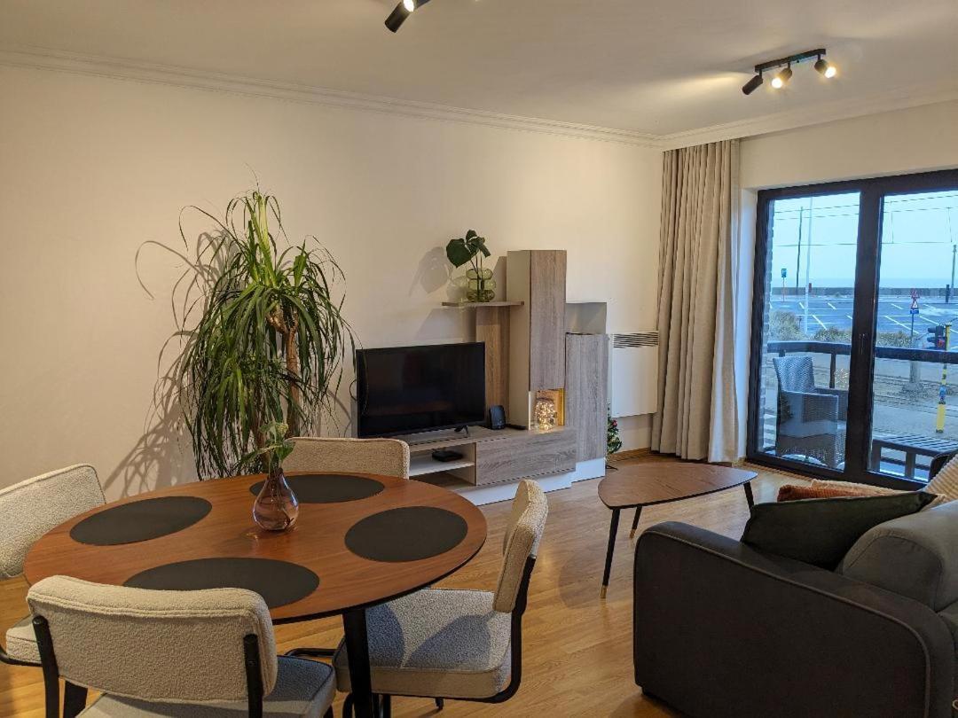 Vista Linda, Leuk Appartement Vlak Bij Zeedijk En Strand Ostenda Zewnętrze zdjęcie
