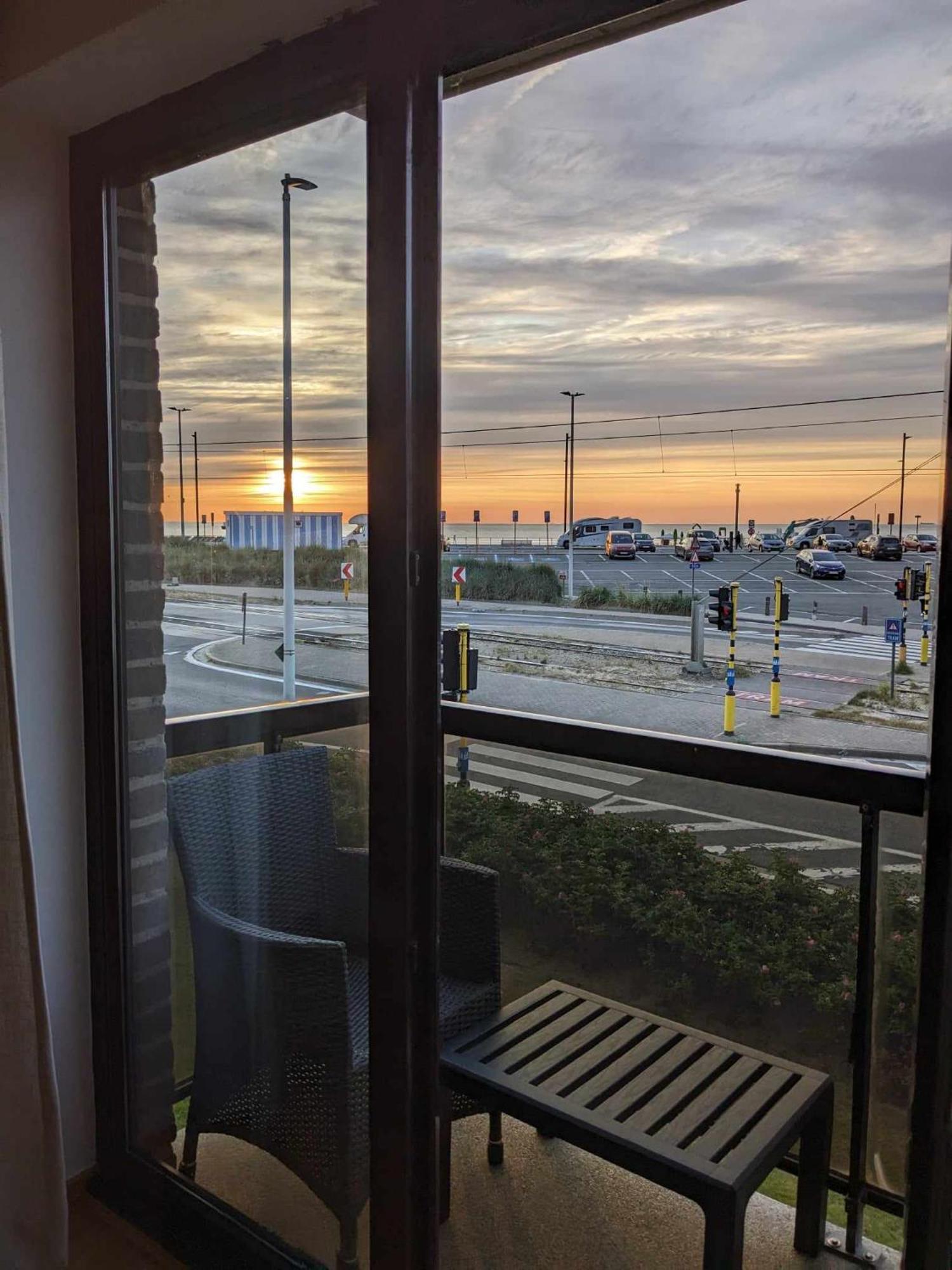 Vista Linda, Leuk Appartement Vlak Bij Zeedijk En Strand Ostenda Zewnętrze zdjęcie