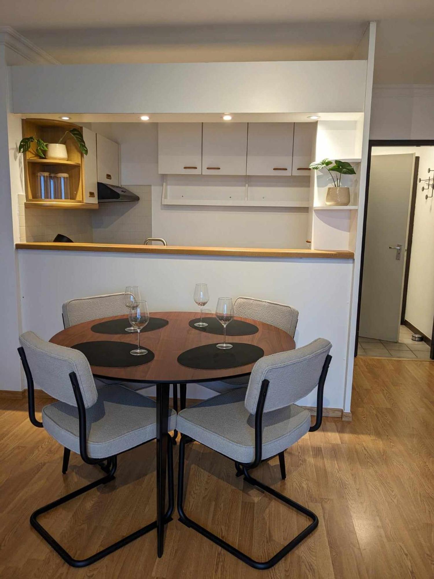 Vista Linda, Leuk Appartement Vlak Bij Zeedijk En Strand Ostenda Zewnętrze zdjęcie